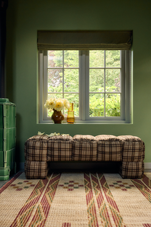 Puffy Lobby Bench
